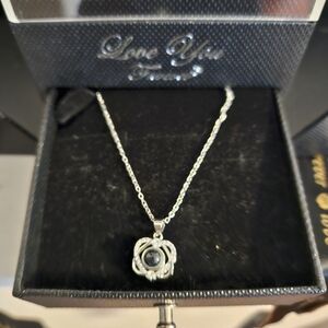 Elegant Silver Necklace with Black Gemstone